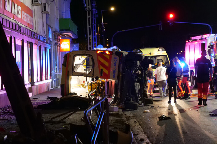 Fotókon a szombat éjszaka történt súlyos mentőbaleset