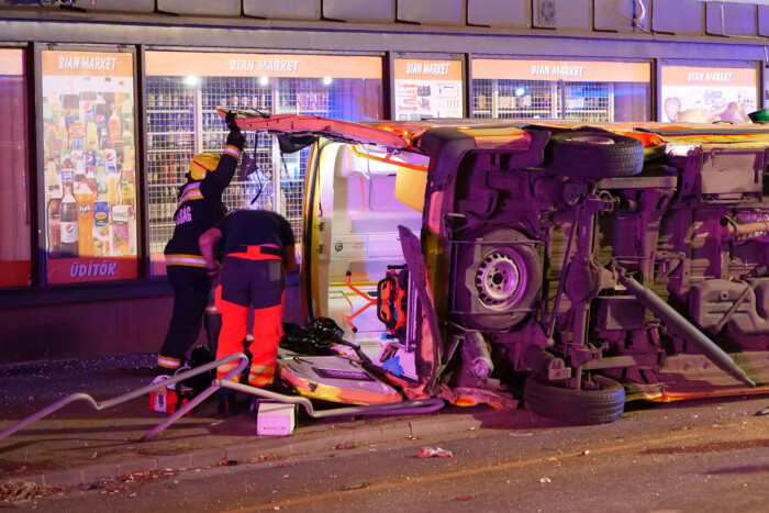 Fotókon a szombat éjszaka történt súlyos mentőbaleset 1