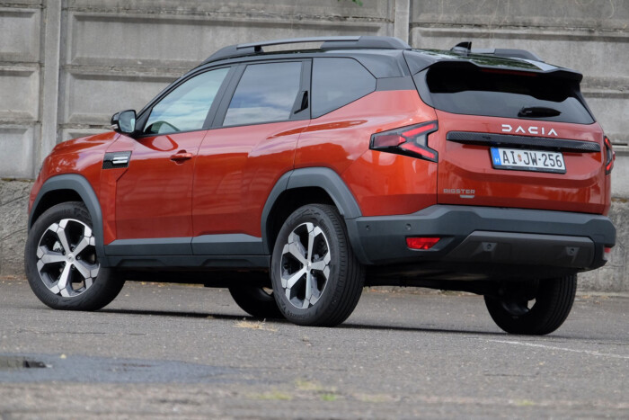 Alig kér benzint a Dacia új hibridje 23 | Vezess Alig kér benzint a Dacia új hibridje 23