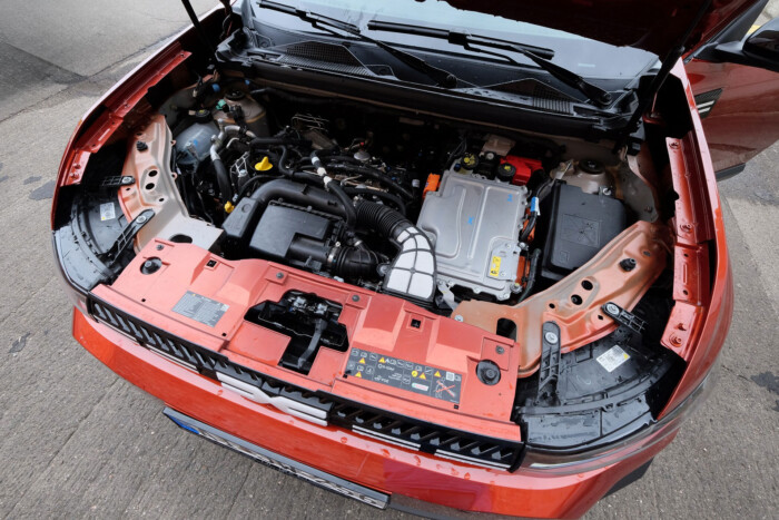 Alig kér benzint a Dacia új hibridje 16 | Vezess Alig kér benzint a Dacia új hibridje 16