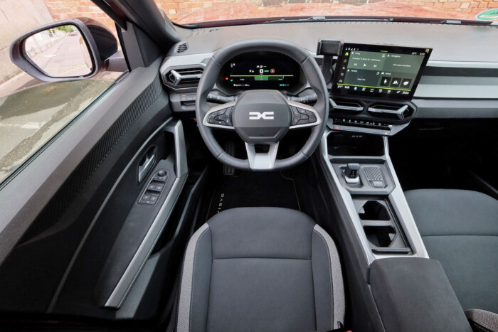 Alig kér benzint a Dacia új hibridje 13 | Vezess Alig kér benzint a Dacia új hibridje 13