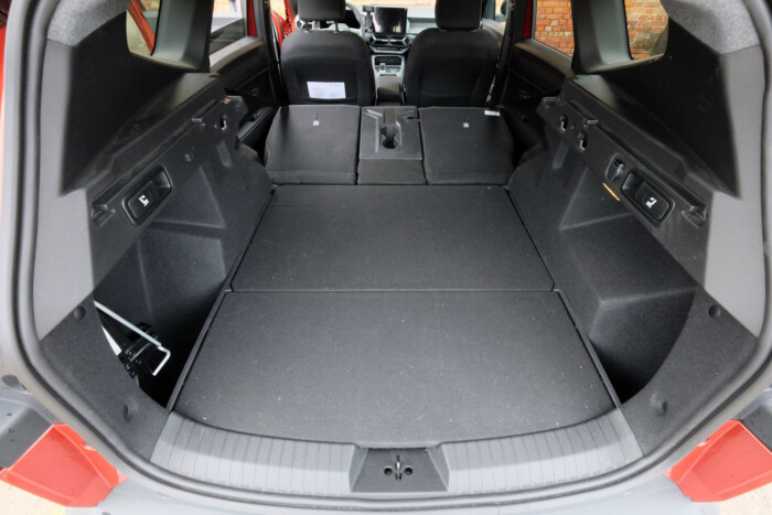 Alig kér benzint a Dacia új hibridje 15 | Vezess Alig kér benzint a Dacia új hibridje 15