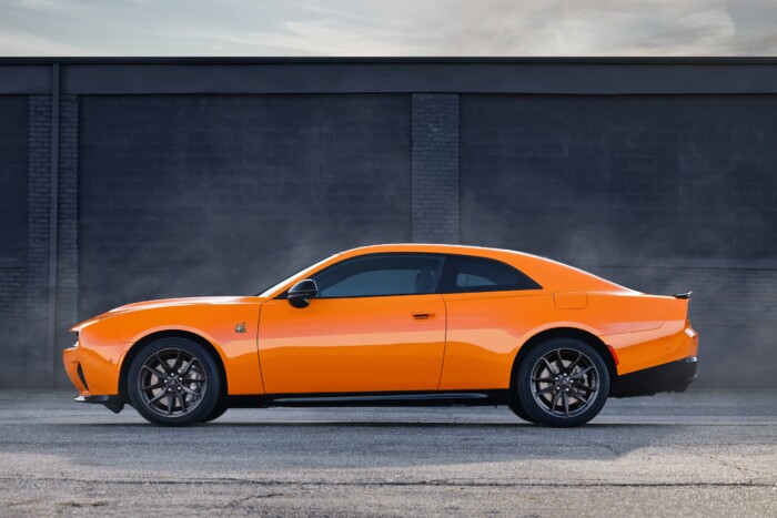 Benzinmotort kapott az elektromos sportautó 6