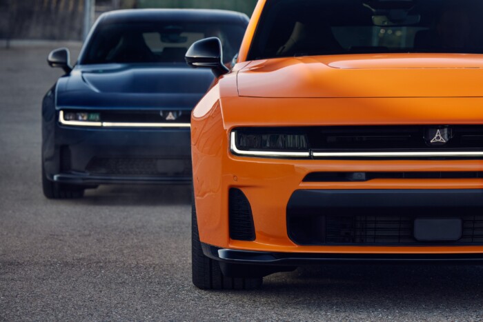 Benzinmotort kapott az elektromos sportautó 10