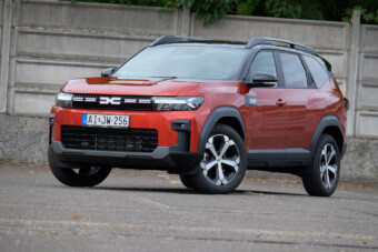 Alig kér benzint a Dacia új hibridje