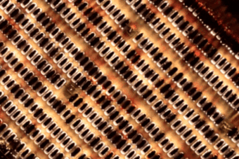 Felejtsd el a tűzijátékot, az autó-fényshow a tuti