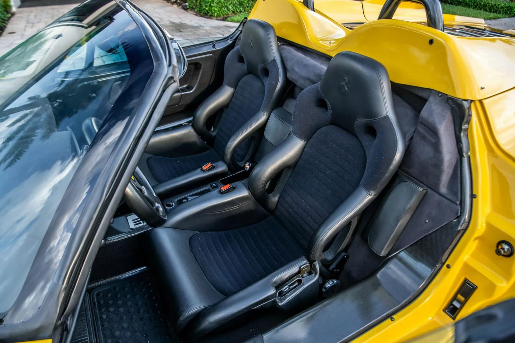 ferrari-f50-auction-record-9-2048x1366-copy | Vezess | Vezess