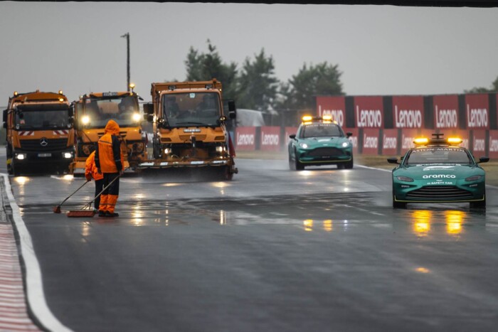 Tűz, eső, hollywoodi forgatás: így zajlik egy Forma–1-es hétvége belülről 14