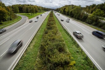 Durva: 320-szal hajtott autópályán a porschés