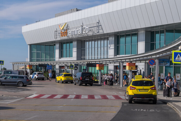 Változik a közlekedési rend a repülőtéren