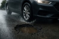 Ezt árulja el az autó gumija: komoly hibát jelezhet ha így kopik 4 Ezt árulja el az autó gumija: komoly hibát jelezhet ha így kopik 4