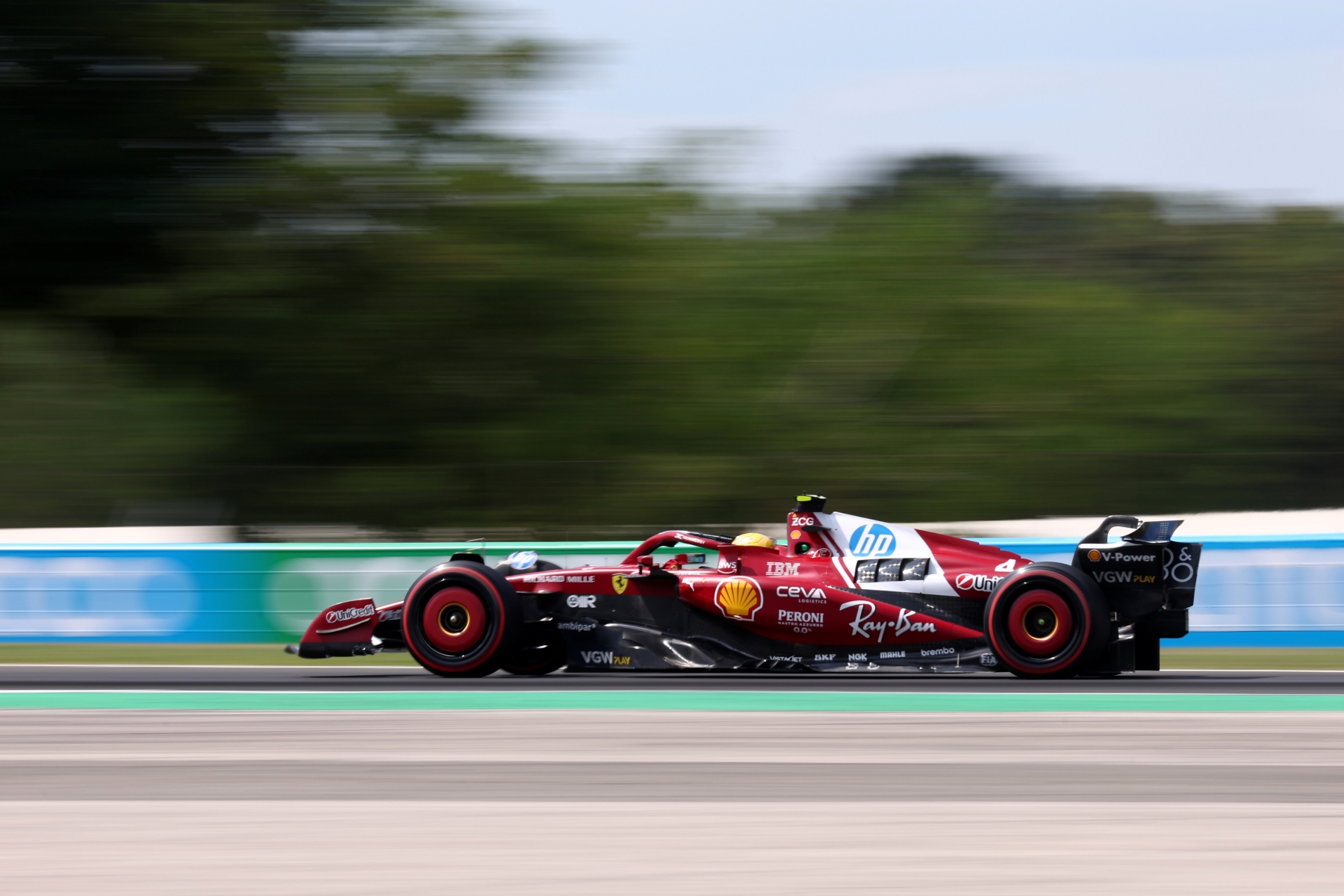 F1: Erős szavak Hamiltontól, kirúgná magát Kép