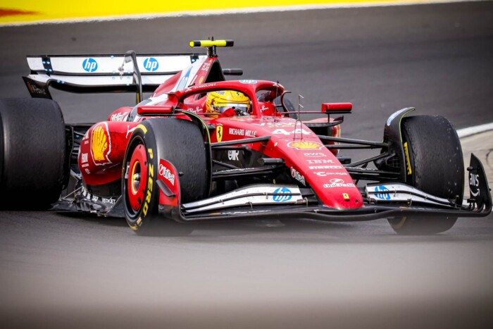 F1: Hamiltont nem lehet kirúgni a Ferraritól
