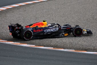 Látványos piruettekkel tért vissza az F1 a nyári szünetről