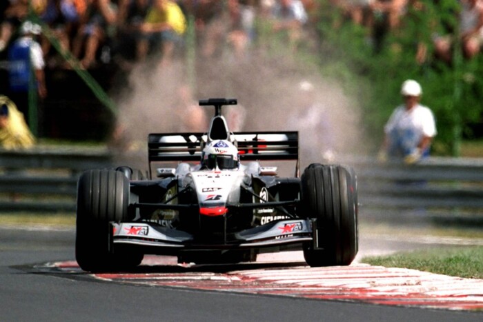 Tűz, eső, hollywoodi forgatás: így zajlik egy Forma–1-es hétvége belülről 15