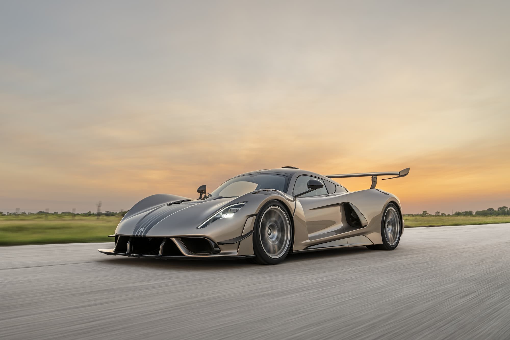 hennessey-unveils-1-of-1-manual-venom-f5-with-2031-hp-low-8-1 | Vezess | Vezess