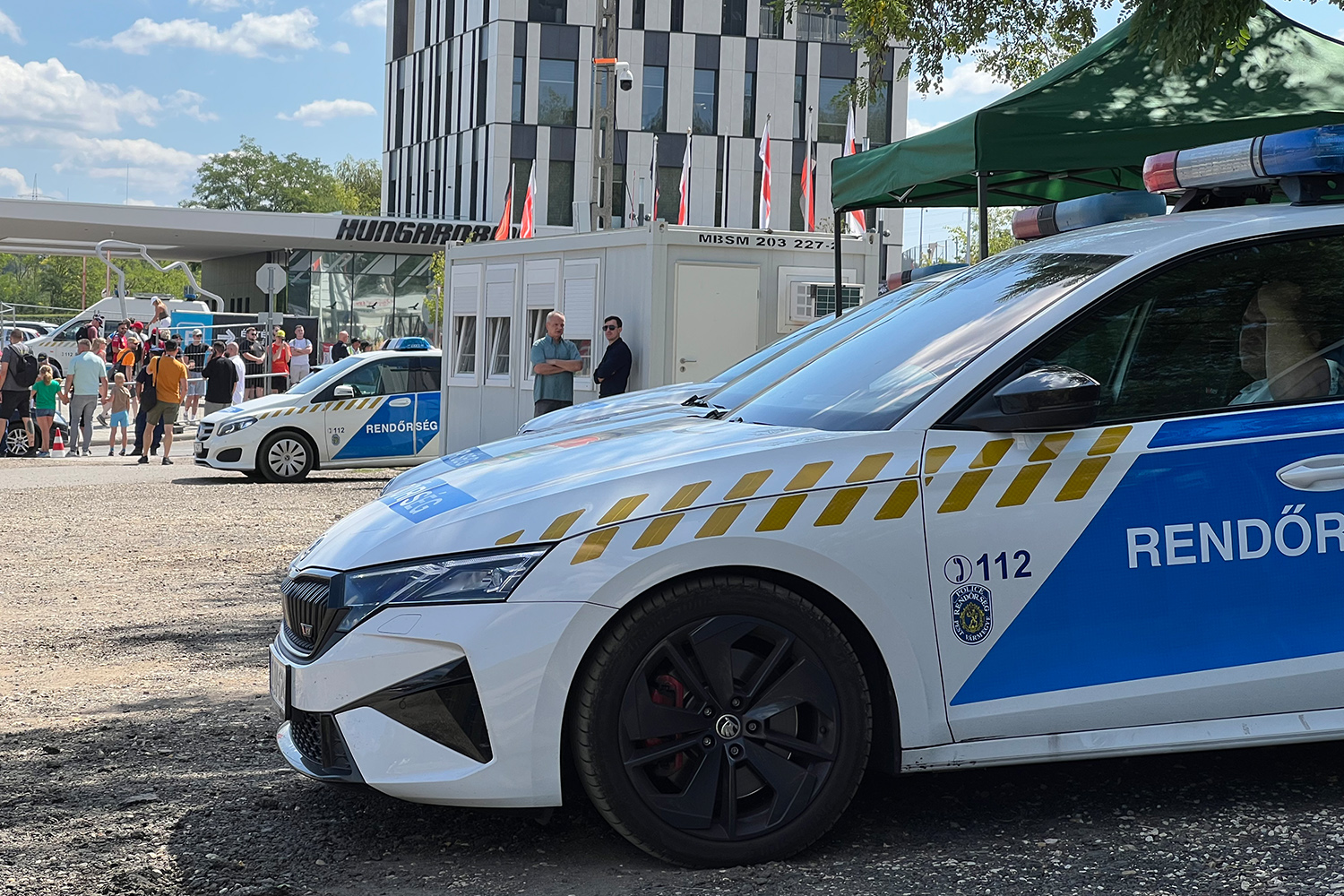 Bevittek minket a Hungaroring rendőrségére Kép