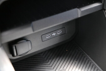 Erre is jó az USB-csatlakozó az autóban