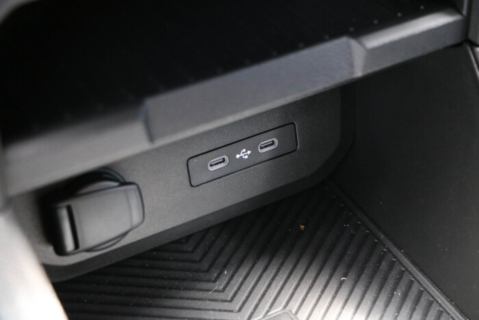 Erre is jó az USB-csatlakozó az autóban