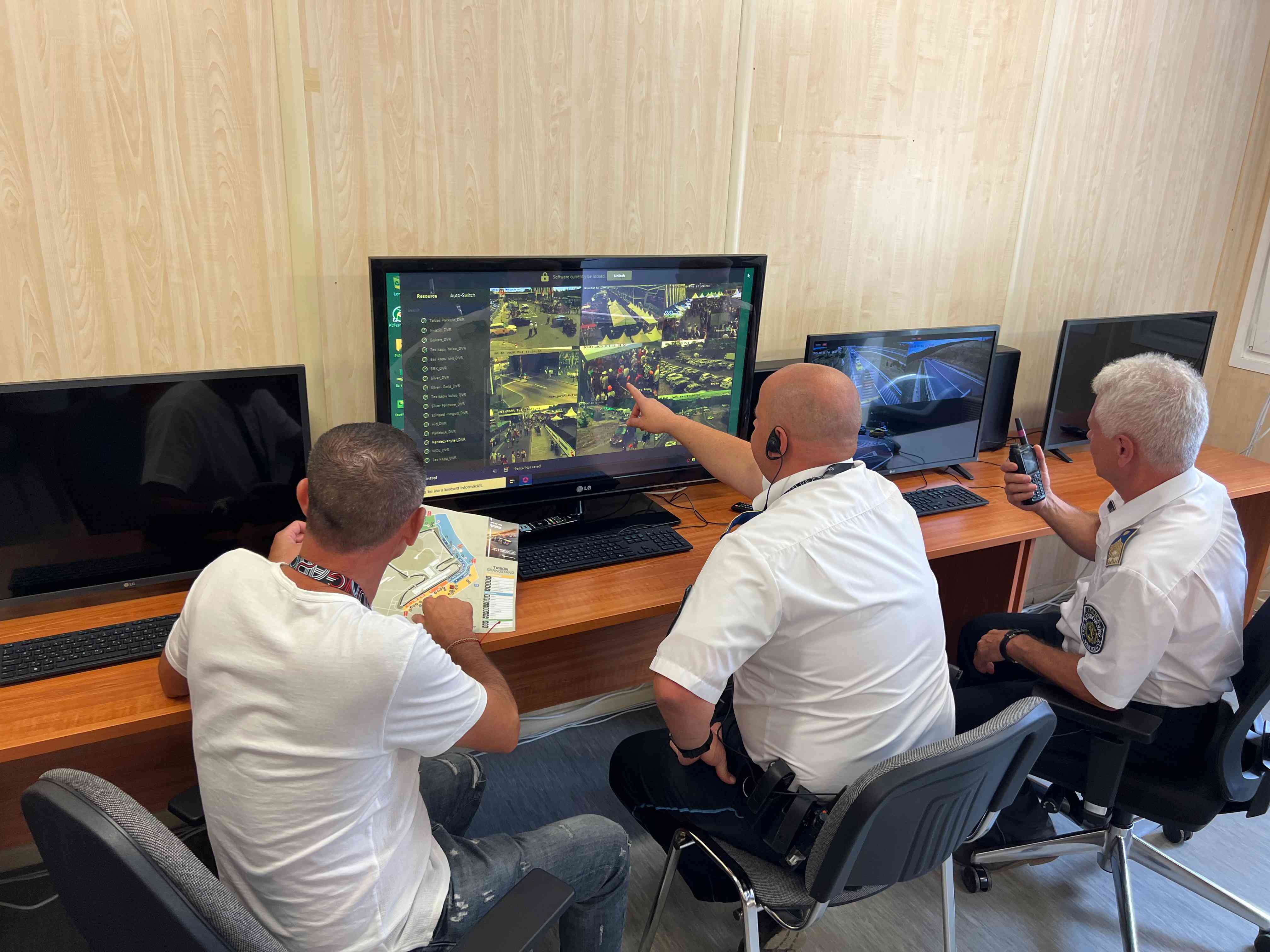 Bevittek minket a Hungaroring rendőrségére 6