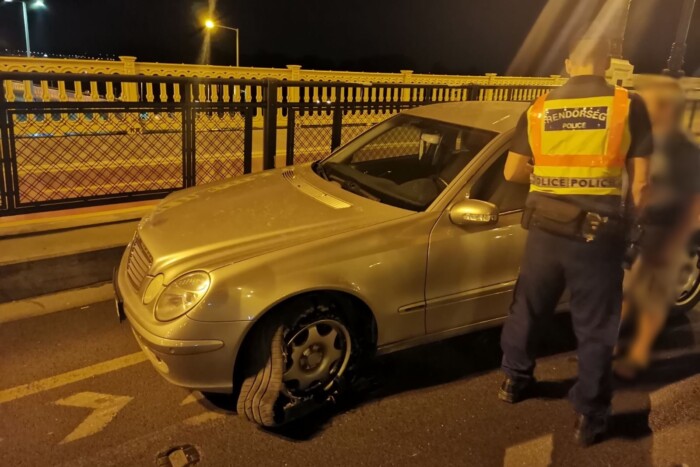 A Margit hídon fogták meg a felnin autózó mercist 1