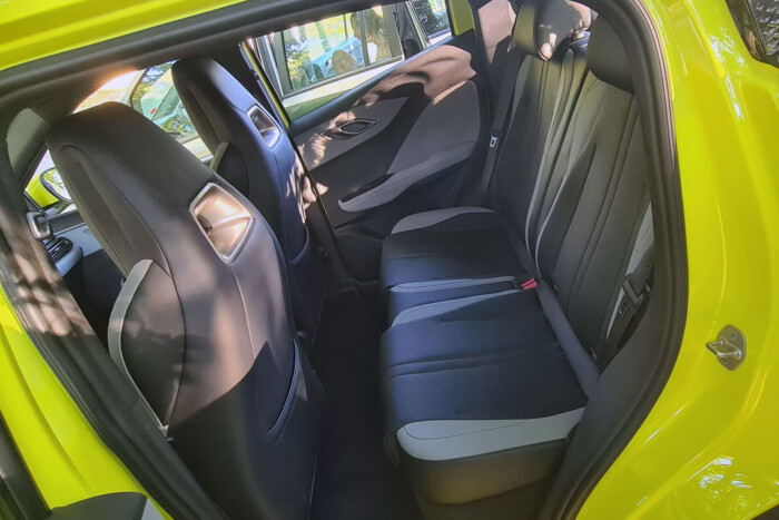 Duplájára drágul ez az autó, mire magyar rendszámot kap 19