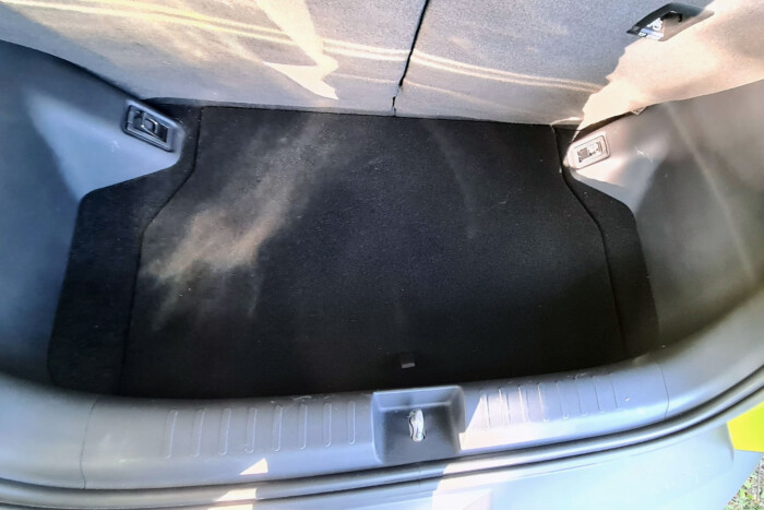 Duplájára drágul ez az autó, mire magyar rendszámot kap 14