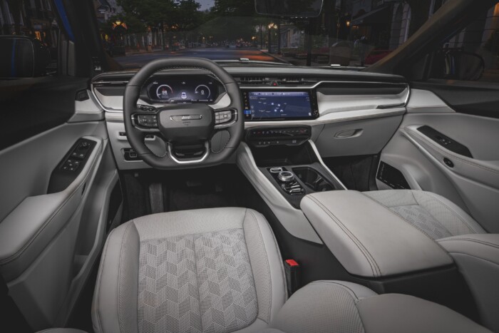 Alfa Romeo-alapokra épül az új Jeep SUV 8