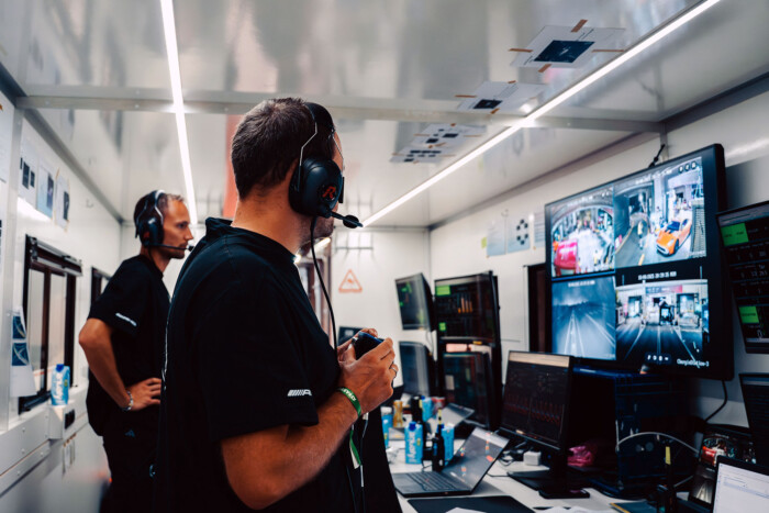 Te mit csinálnál 1300 lóerővel? 14