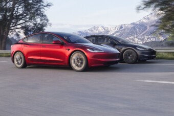 Félpénzért szórják ki a Teslákat