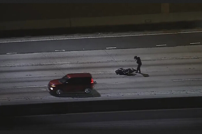 200 felett bukott a menekülő motoros, majd elsétált