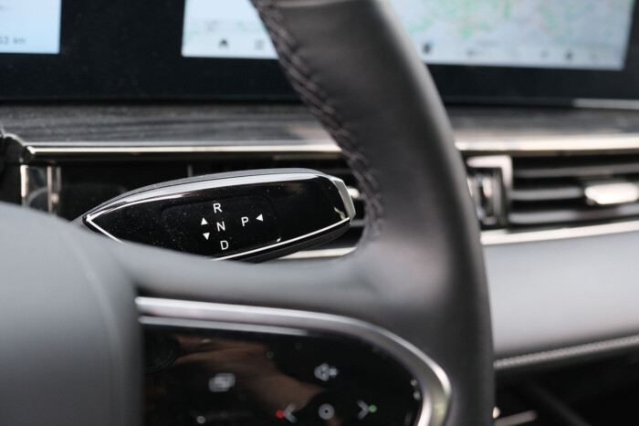 Ezen az autón nem fognak ki a magyar utak 20