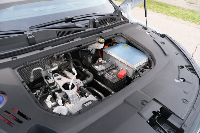 Ezen az autón nem fognak ki a magyar utak 16