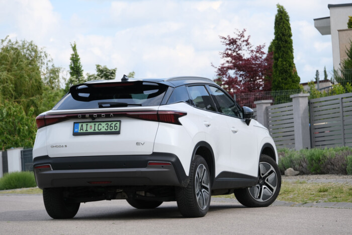 Ezen az autón nem fognak ki a magyar utak 21