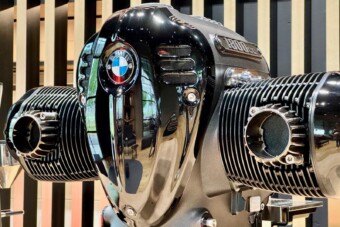 Forró fekete lét köp ez a 3 milliós BMW-motor