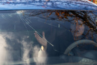 Foltos a szélvédő? A víz tehet róla, de van megoldás 1 Foltos a szélvédő? A víz tehet róla, de van megoldás 1