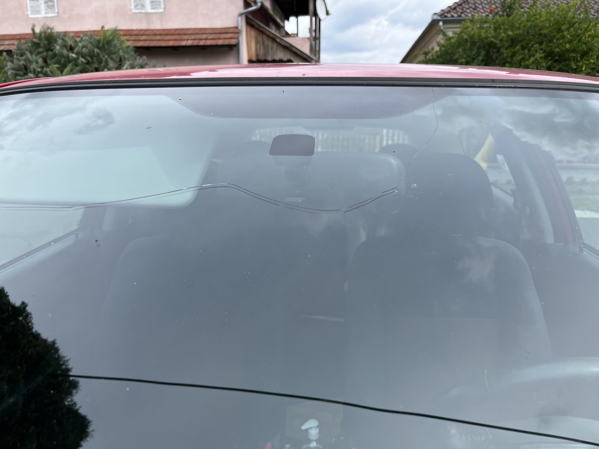 Komoly problémát okozhat az autók forró szélvédője 1