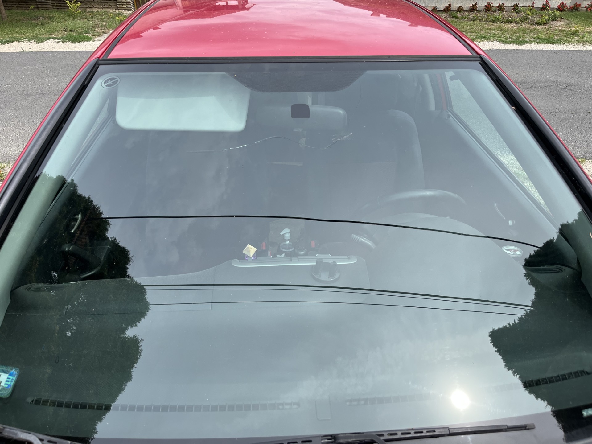 Komoly problémát okozhat az autók forró szélvédője 3