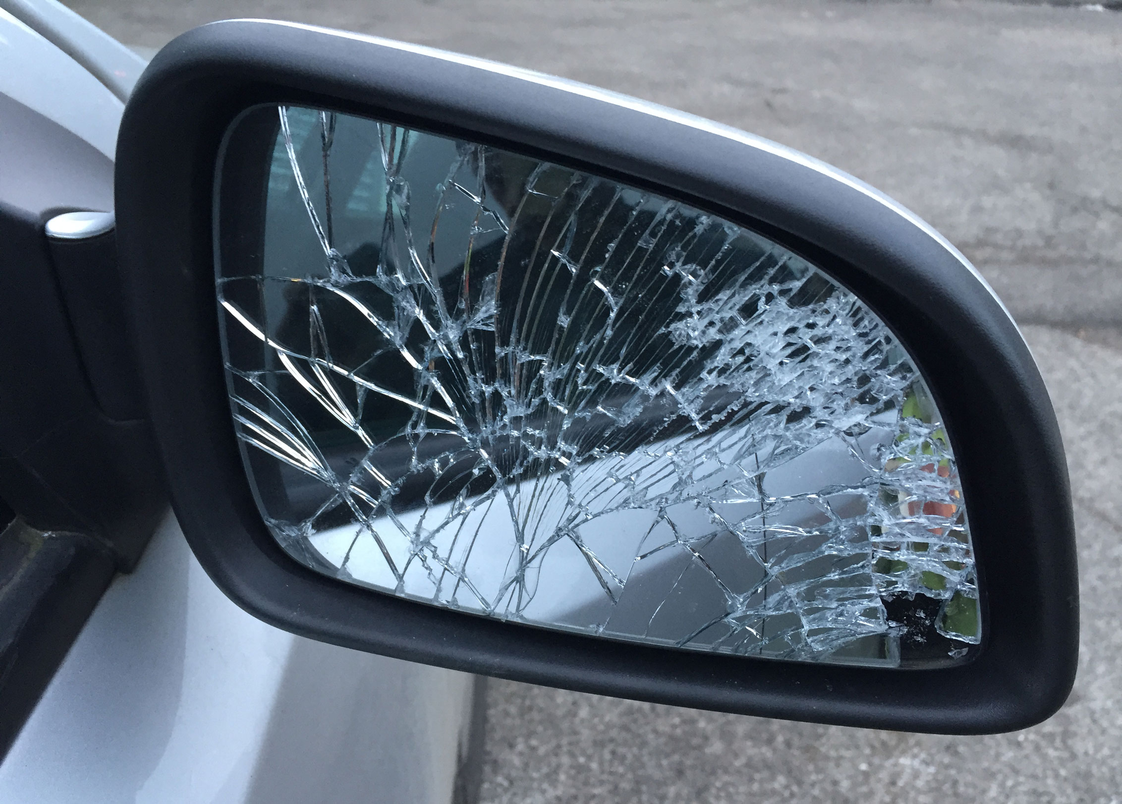 Komoly problémát okozhat az autók forró szélvédője 4