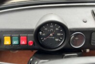 Különleges kincsre bukkantak a rég bezárt bolt alatti rejtekhelyen 6