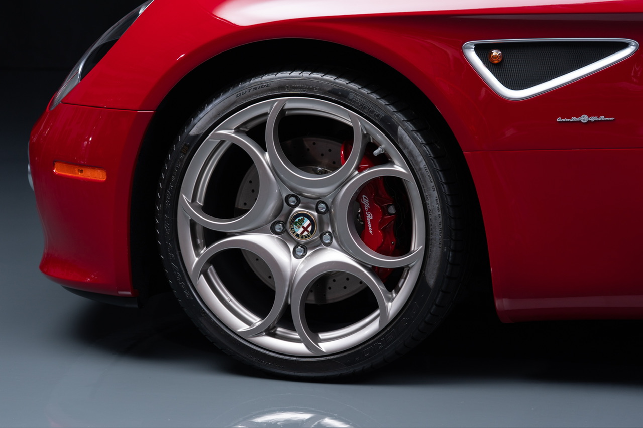 2008_alfa-romeo_8c-competizione_alfa_romeo_8c_competizione_077-75985 | Vezess | Vezess