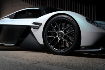 Elenyészően kevés kilométer után adja el méregdrága sportkocsiját a korábbi F1-es közönségkedvenc