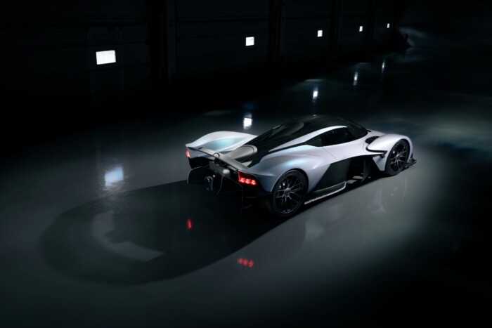 Elenyészően kevés kilométer után adja el méregdrága sportkocsiját a korábbi F1-es közönségkedvenc 8