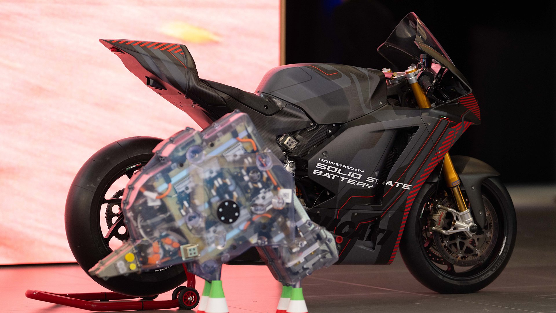 2025-09-11_motoe-gallery-1920x1080-02 | Vezess | Vezess