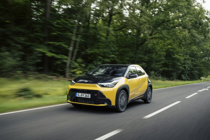 Zsebrakétává gyúrták a legkisebb Toyotát 21