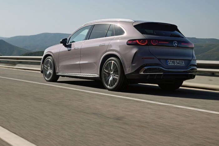 Világító csillag, szuperagy, vegán belső: itt az új Mercedes SUV 10