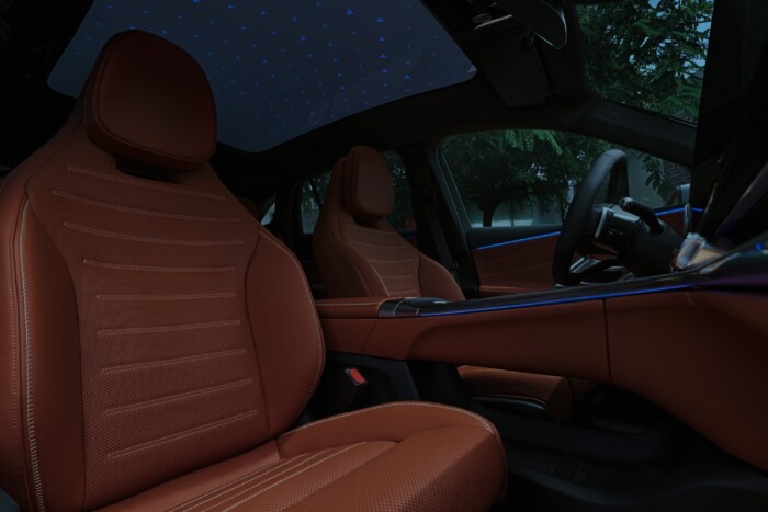 Világító csillag, szuperagy, vegán belső: itt az új Mercedes SUV 7