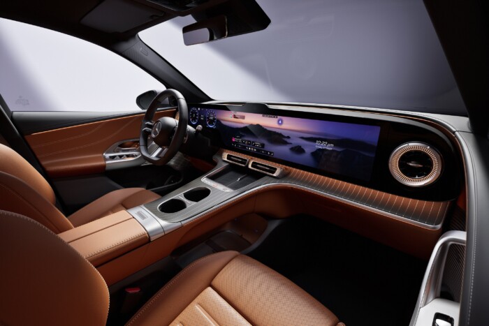 Világító csillag, szuperagy, vegán belső: itt az új Mercedes SUV 12