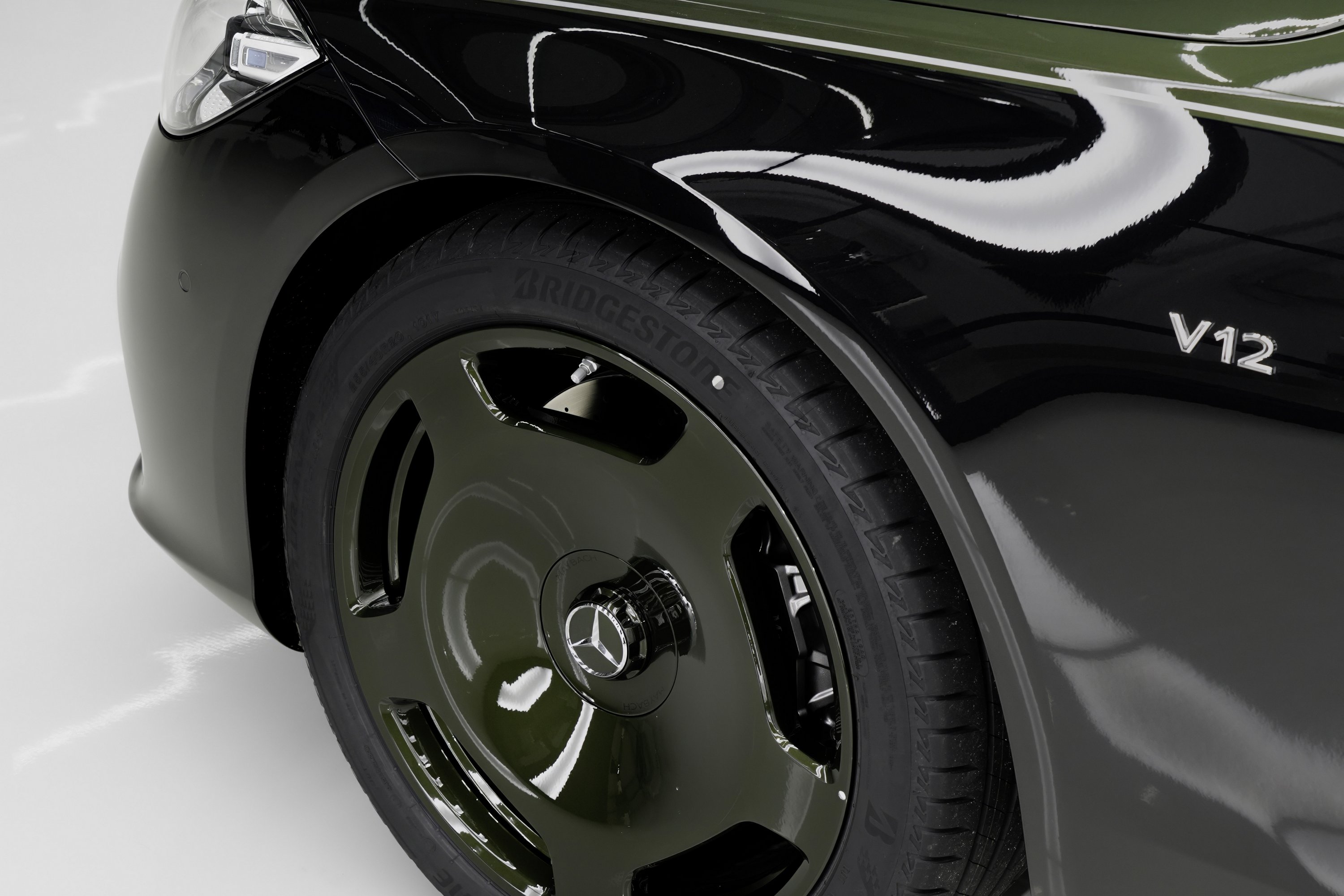 Die Mercedes-Maybach V12 Edition Tradition trifft auf Design und Handwerkskunst The Mercedes-Maybach V12 Edition - where legacy meets design and craftsmanship | Vezess | Vezess