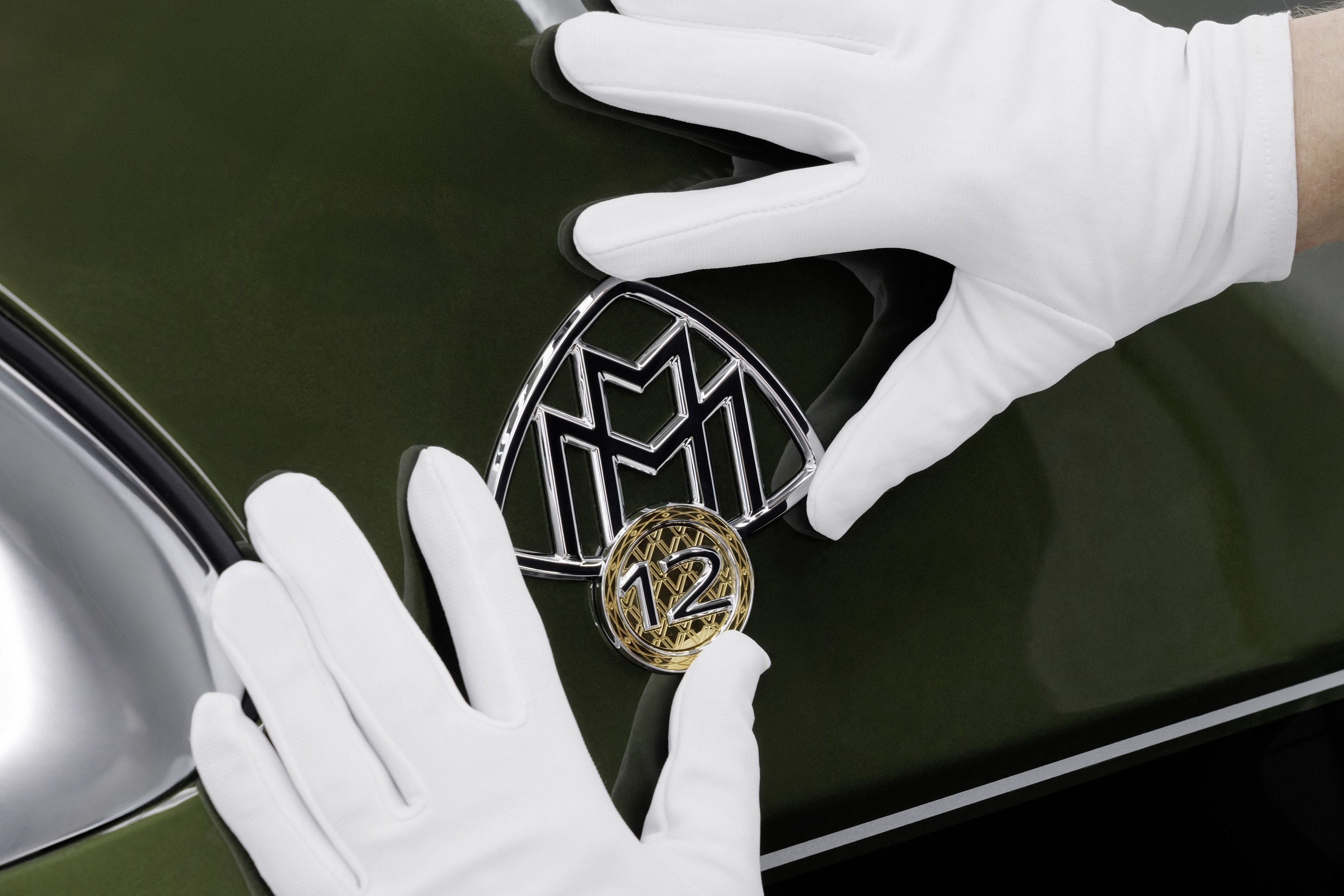 Die Mercedes-Maybach V12 Edition Tradition trifft auf Design und Handwerkskunst The Mercedes-Maybach V12 Edition - where legacy meets design and craftsmanship | Vezess | Vezess